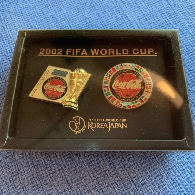 2002 FIFA WORLD CUP ピンバッチ スポーツ/アウトドアのサッカー/フットサル(記念品/関連グッズ)の商品写真