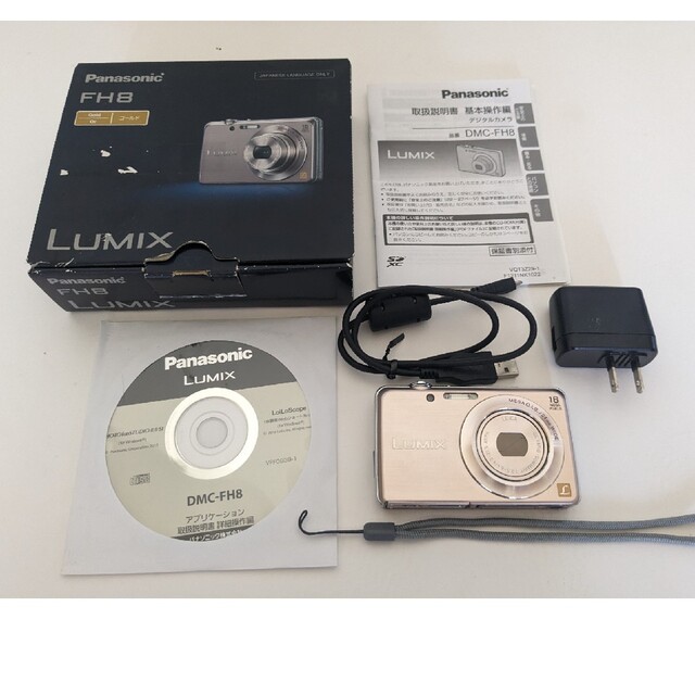 Panasonic(パナソニック)のPanasonic　デジカメ　FH8　LUMIX スマホ/家電/カメラのカメラ(コンパクトデジタルカメラ)の商品写真