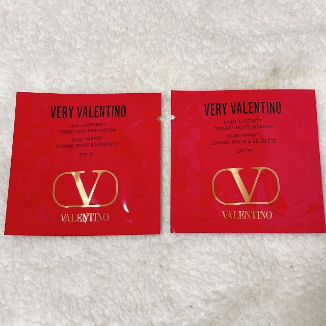 VALENTINO(ヴァレンティノ)のVERY VALENTINO リキッドファンデーション サンプル 2個セット コスメ/美容のベースメイク/化粧品(ファンデーション)の商品写真