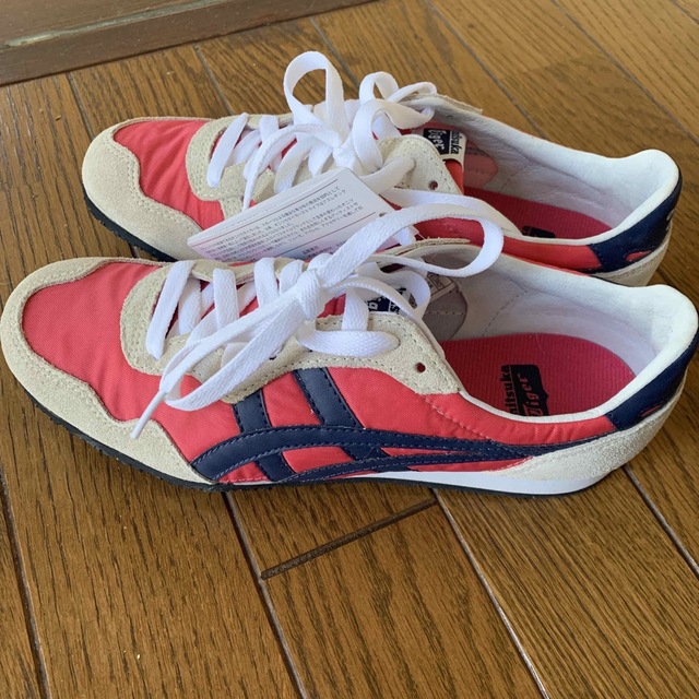 Onitsuka Tiger(オニツカタイガー)のオニツカタイガー　スニーカー　セラーノ　24センチ レディースの靴/シューズ(スニーカー)の商品写真