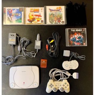 プレイステーション(PlayStation)のPS one 本体　ソフト5枚　カーアダプター等(家庭用ゲーム機本体)