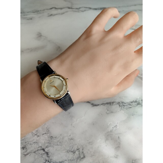 SEIKO(セイコー)のクレドール腕時計 美品 18KTベゼル アンティーク レディースクォーツ レディースのファッション小物(腕時計)の商品写真