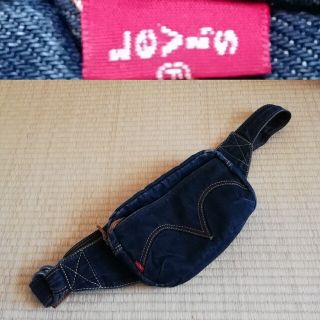 リーバイス(Levi's)の【Levi's】ボディバック　ジーンズ生地　【レア】(ボディーバッグ)