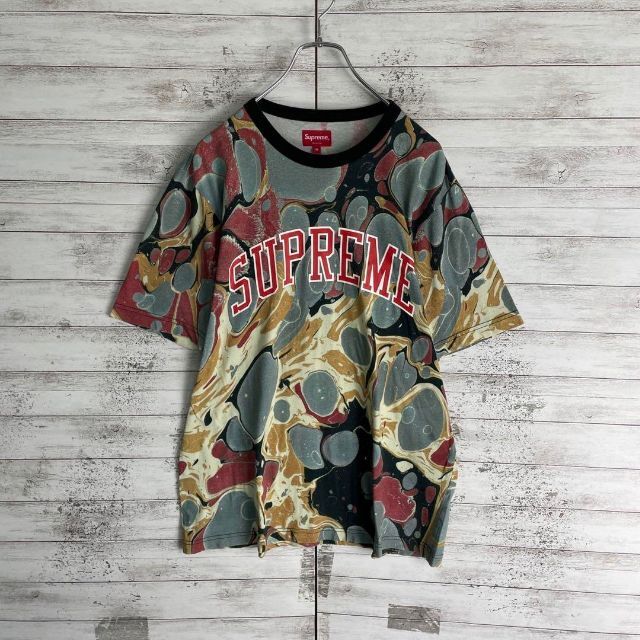 Supreme Tシャツ　即完売モデル！