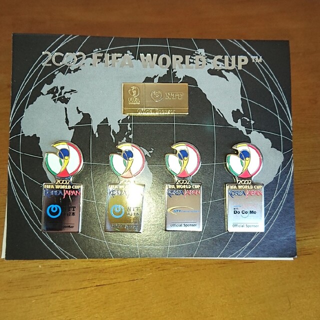 NTTdocomo(エヌティティドコモ)のサッカーワールドカップ 2002 ピンバッチ スポーツ/アウトドアのサッカー/フットサル(記念品/関連グッズ)の商品写真