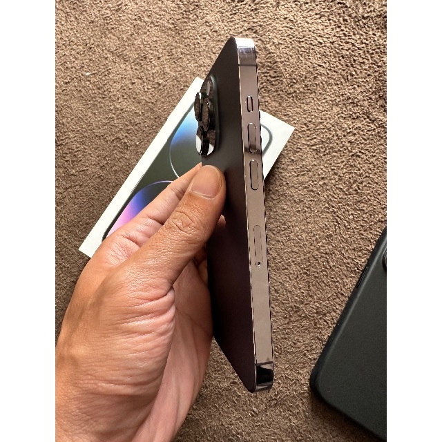 Apple(アップル)のiphone 14 pro 128GB ディープパープル スマホ/家電/カメラのスマートフォン/携帯電話(スマートフォン本体)の商品写真