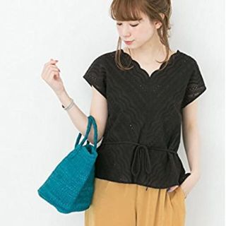 アーバンリサーチ(URBAN RESEARCH)の【美品】 アーバンリサーチ　スカラップレースフレンチスリーブブラウス　値下げ済(シャツ/ブラウス(半袖/袖なし))