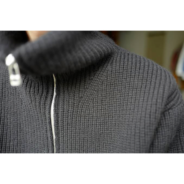 The CLASIK RIB PLATING ZIP CARDIGAN