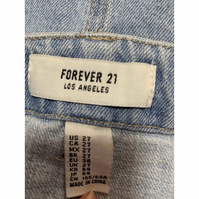 FOREVER 21(フォーエバートゥエンティーワン)のデニム　ミニスカート　ボタン　ミニ　スカート　水色 レディースのスカート(ミニスカート)の商品写真