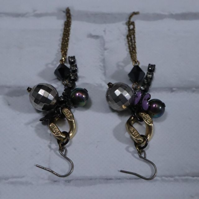 ANNA SUI(アナスイ)の【匿名配送】ANNA SUI アナスイ ピアス ゴールド ぶら下がり 黒 レディースのアクセサリー(ピアス)の商品写真