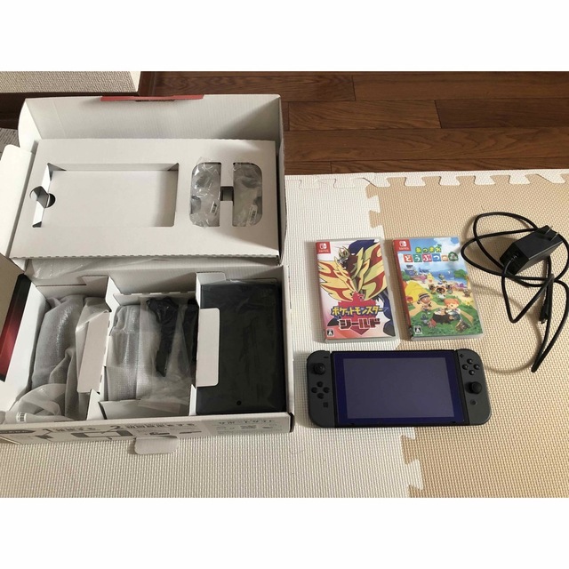 ニンテンドースイッチ エンタメ/ホビーのゲームソフト/ゲーム機本体(携帯用ゲーム機本体)の商品写真