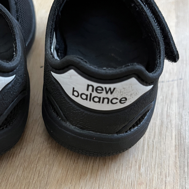 New Balance(ニューバランス)のみみみ様専用　new balance  ウォーターシューズ　13.0  ブラック キッズ/ベビー/マタニティのベビー靴/シューズ(~14cm)(サンダル)の商品写真