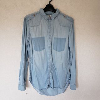 エイチアンドエム(H&M)のH&M　デニムシャツ　Sサイズ(シャツ/ブラウス(長袖/七分))