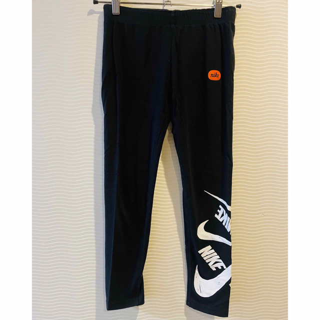 NIKE(ナイキ)の(ナイキキッズ)ロゴ入りレギンス キッズ/ベビー/マタニティのキッズ服女の子用(90cm~)(パンツ/スパッツ)の商品写真