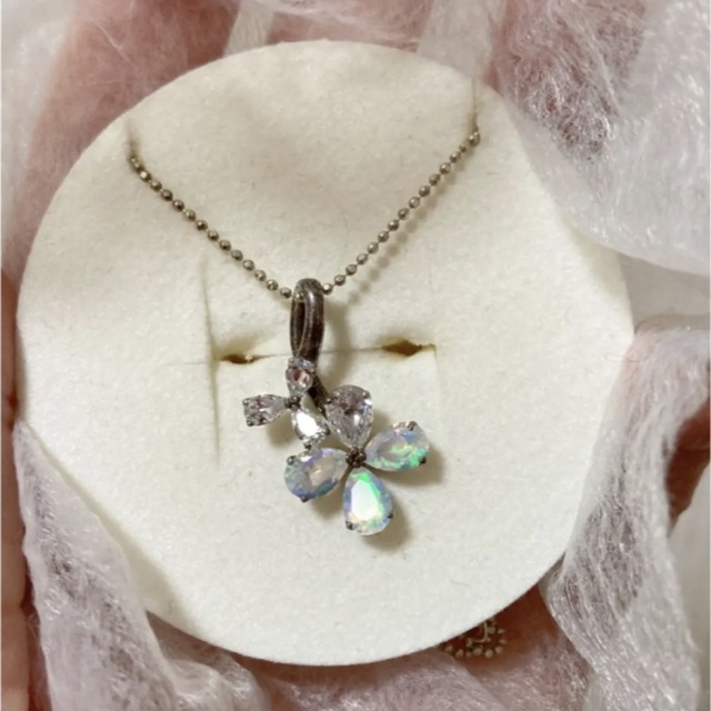 4℃(ヨンドシー)の4℃ ネックレスとリング　美品　お花　フラワー レディースのアクセサリー(ネックレス)の商品写真