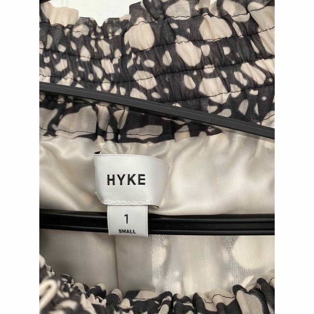 HYKE(ハイク)のHYKE W/P PEBBLE PRINTED WIDE LEG PANTS レディースのパンツ(その他)の商品写真