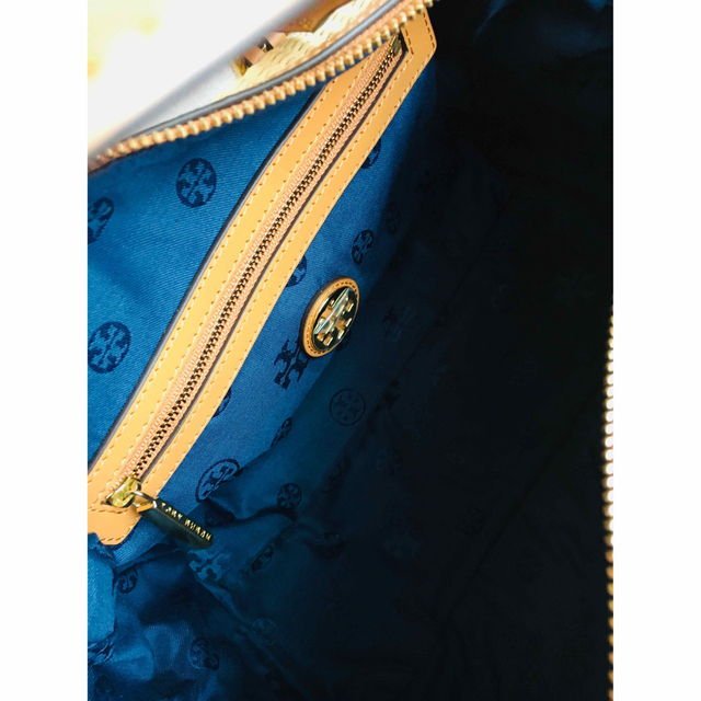 Tory Burch(トリーバーチ)の超美品❣️TORY BURCH ストローミニボストン型バッグ レディースのバッグ(ハンドバッグ)の商品写真
