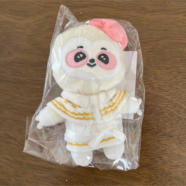 新品未開封】NiziU アヤカ NIZOO アノ バッグチャームの通販 by MOMO