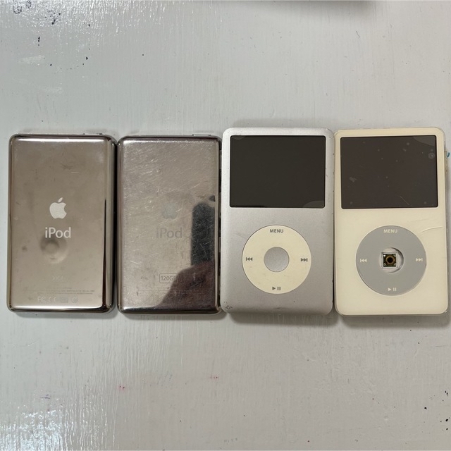 iPod(アイポッド)のiPod classic 80GB 第6世代 ＋　video 30GB 第5世代 スマホ/家電/カメラのオーディオ機器(ポータブルプレーヤー)の商品写真