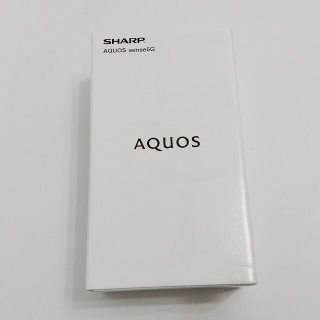 AQUOS(アクオス)のSHARP SIMフリーAquos sense5G SH-M17 シルバー スマホ/家電/カメラのスマートフォン/携帯電話(スマートフォン本体)の商品写真