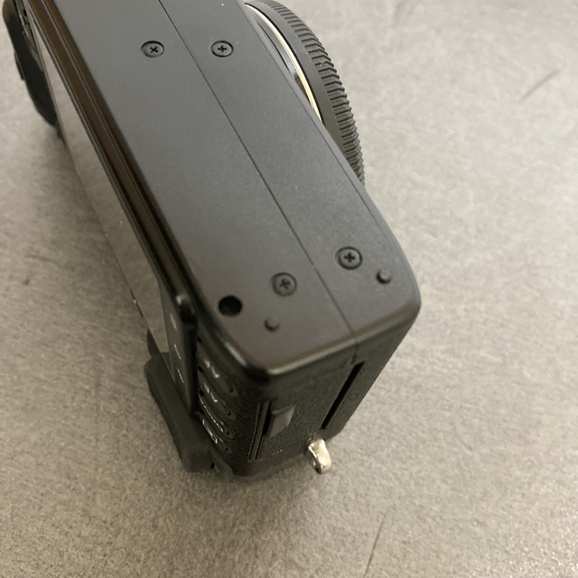 富士フイルム(フジフイルム)のFUJIFILM X-E1 レンズキット ブラック スマホ/家電/カメラのカメラ(ミラーレス一眼)の商品写真