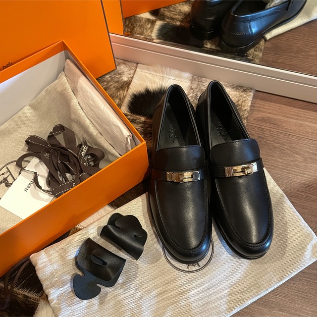 GUCCI グッチ メタル ロゴ ビット ローファー ビジネスシューズ 黒-