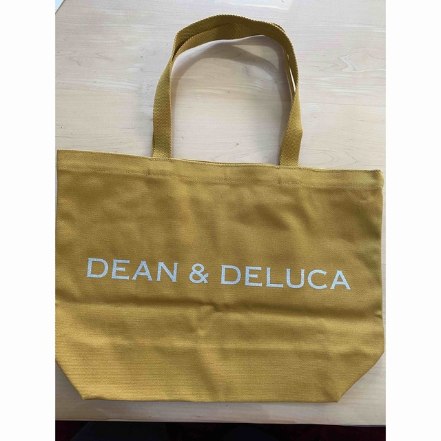 DEAN & DELUCA(ディーンアンドデルーカ)のDEAN & DELUCA チャリティートートバッグ イエロー 新品 レディースのバッグ(トートバッグ)の商品写真