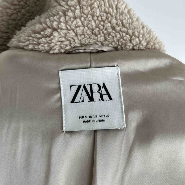 ZARA(ザラ)のZARA ザラ　クロップド丈 ボアジャケット　サイズS レディースのジャケット/アウター(ブルゾン)の商品写真