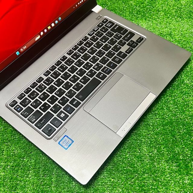 2018!軽量ハイスペック!第8Corei5!爆速SSD!RAM8GB!東芝