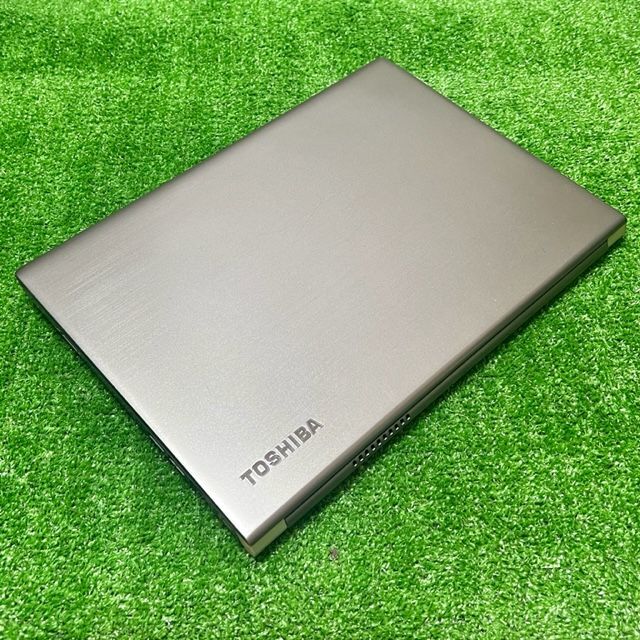 2018！軽量ハイスペック！第8Corei5！爆速SSD！RAM8GB！東芝 4