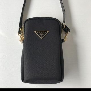 PRADA ノベルティ スマホケースの通販 by chie's shop|ラクマ