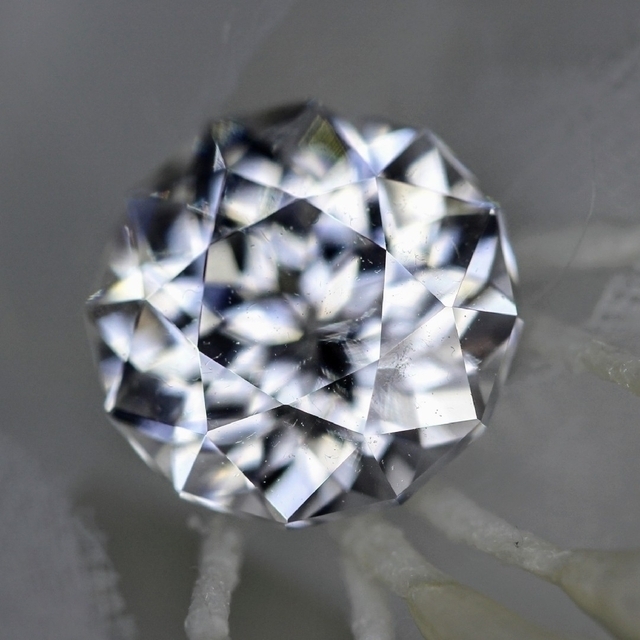 カラーレスジルコン　0.60ct. 4