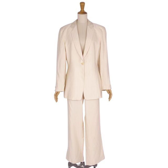 【美品】GIORGIO ARMANI セットアップ ベージュ ダブルボタン 【美品】GIORGIO ARMANI セットアップ ベージュ ダブルボタン