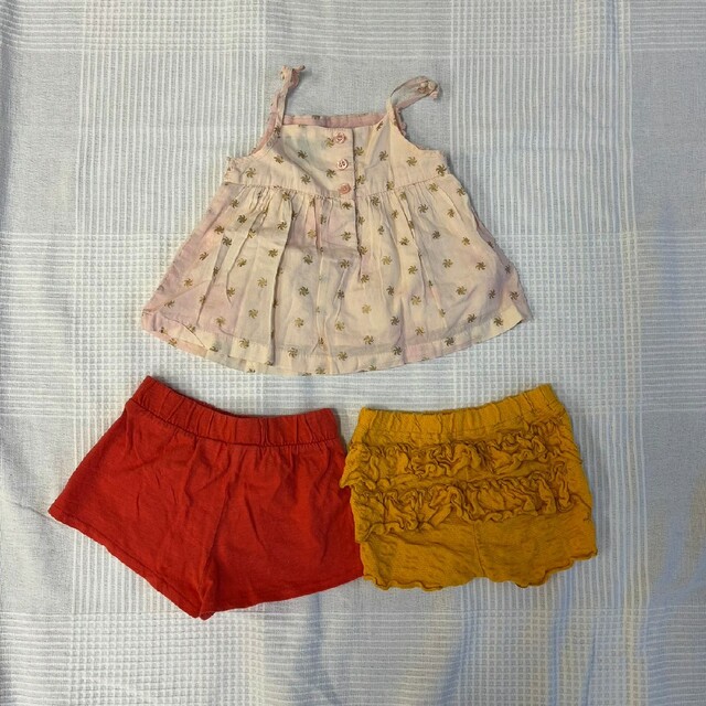 ZARA KIDS(ザラキッズ)のキャミソールトップス　ショートパンツ　3枚セット キッズ/ベビー/マタニティのベビー服(~85cm)(パンツ)の商品写真