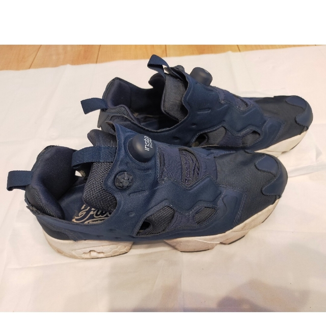 INSTAPUMP FURY（Reebok）(インスタポンプフューリー)のReebok　インスタポンプフューリー　ネイビー　27cm メンズの靴/シューズ(スニーカー)の商品写真