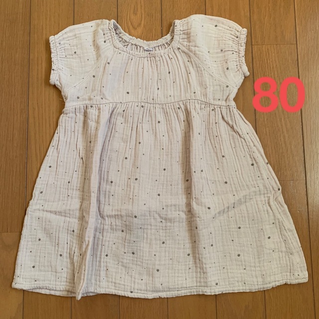 西松屋(ニシマツヤ)のベビーワンピース　80 ベージュ キッズ/ベビー/マタニティのベビー服(~85cm)(ワンピース)の商品写真