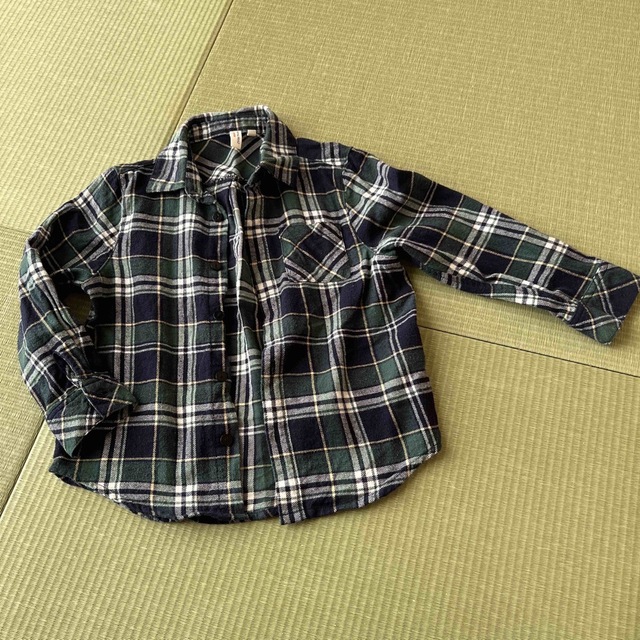 キッズ チェックシャツ110cm キッズ/ベビー/マタニティのキッズ服男の子用(90cm~)(その他)の商品写真