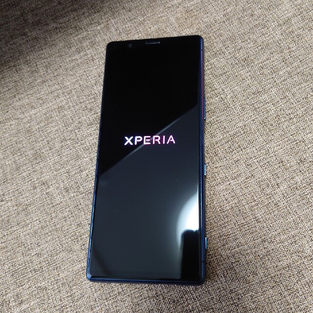 Xperia(エクスペリア)のxperia5 SO-01M docomo simフリー　ネイビー スマホ/家電/カメラのスマートフォン/携帯電話(スマートフォン本体)の商品写真