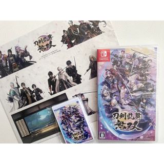 ニンテンドースイッチ(Nintendo Switch)の【新品未開封】刀剣乱舞無双 特典付き(コンパクトミラー+オリジナルスキンシール)(家庭用ゲームソフト)