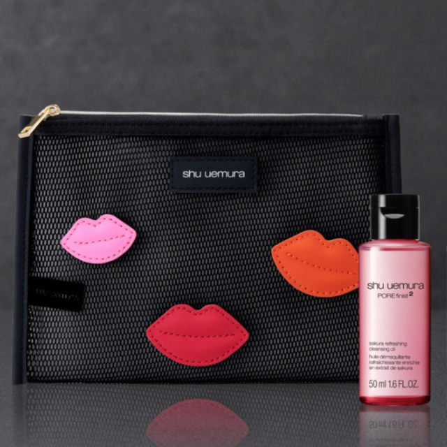 shu uemura(シュウウエムラ)のシュウウエムラポーチ コスメ/美容のコスメ/美容 その他(その他)の商品写真