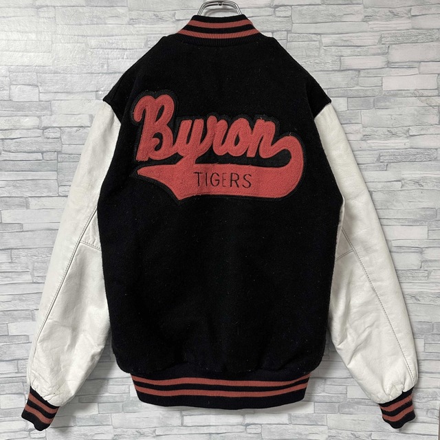 希少入手困難】80s USA HOLLOWAY 袖レザー 刺繍 スタジャン 希少入手困難】80s USA HOLLOWAY 袖レザー 刺繍 スタジャン