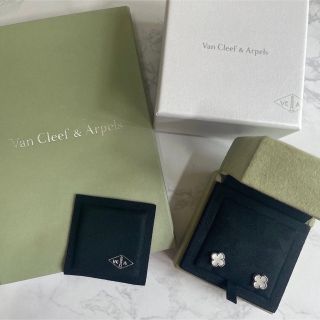 ヴァンクリーフアンドアーペル(Van Cleef & Arpels)のスウィート　アルハンブラ　ピアス【週末限定値引き】(ピアス)