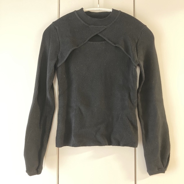 デコルテオープン リブニット トップス 長袖 ブラック レディースのトップス(ニット/セーター)の商品写真