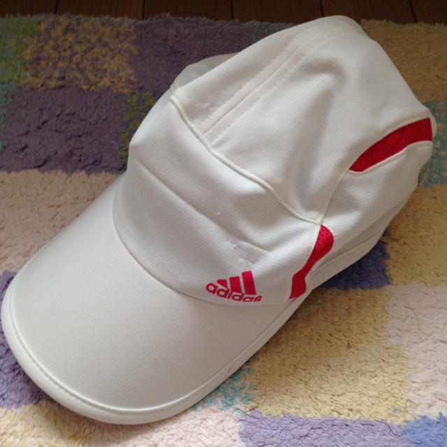 adidas(アディダス)のアディダス！ランニングキャップ レディースの帽子(ニット帽/ビーニー)の商品写真