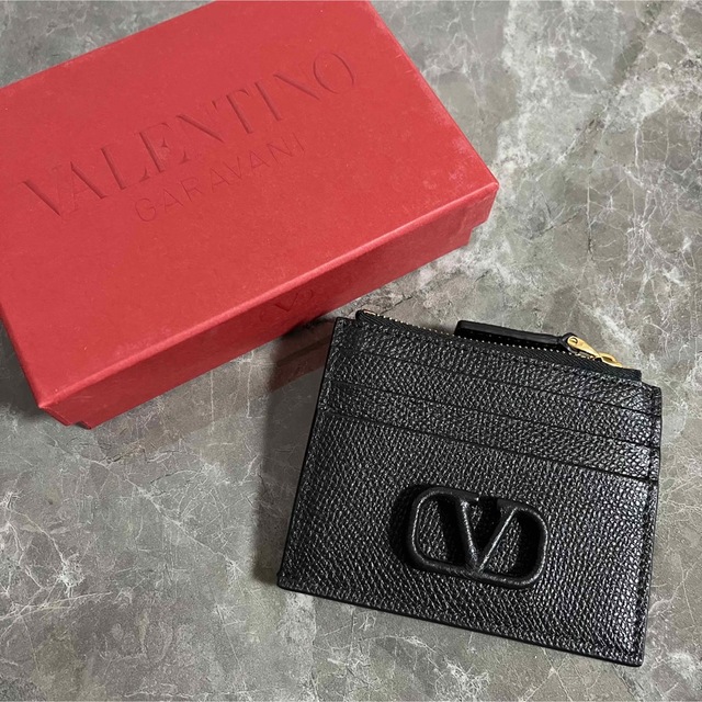 68%以上節約 ヴァレンチノVロゴ ファスナーカードケース 新品