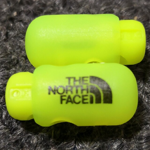 THE NORTH FACE(ザノースフェイス)のTHE NORTH FACEノースフェイス コードロッカーII蛍光黄 2個 メンズの靴/シューズ(スニーカー)の商品写真