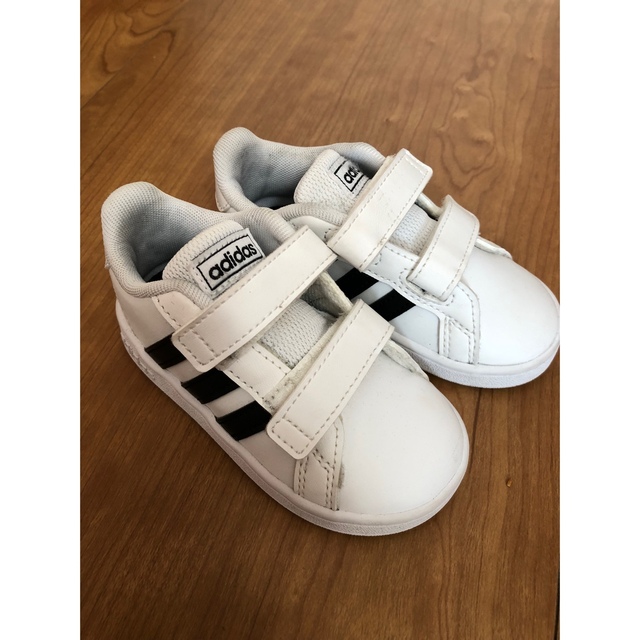 adidas(アディダス)のadidas スニーカー キッズ/ベビー/マタニティのベビー靴/シューズ(~14cm)(スニーカー)の商品写真