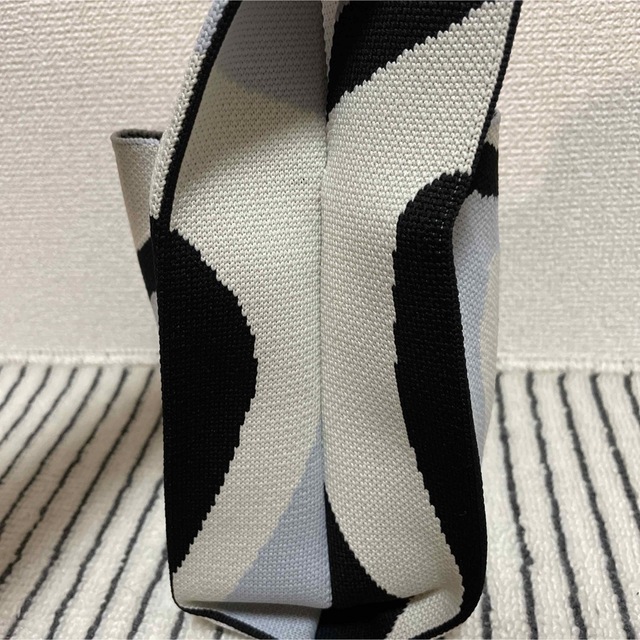 【新品】ハート Knit Bag 手提げバッグ ブラック レディースのバッグ(トートバッグ)の商品写真