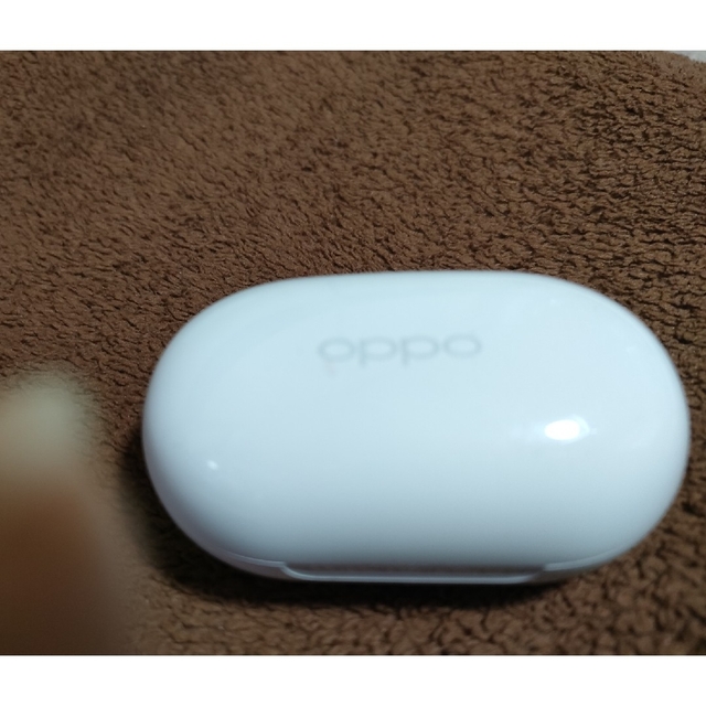 OPPO(オッポ)のOPPO Enco Buds ホワイト ワイヤレス イヤホン スマホ/家電/カメラのオーディオ機器(ヘッドフォン/イヤフォン)の商品写真