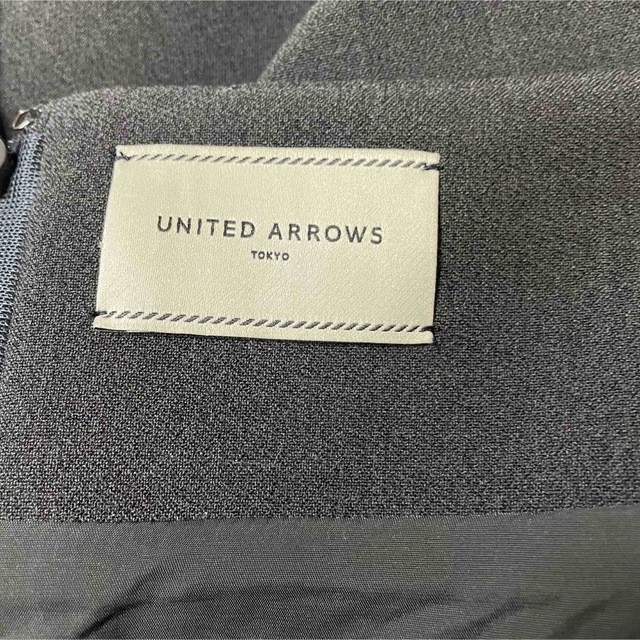 UNITED ARROWS(ユナイテッドアローズ)のユナイテッドアローズ ハイウエスト タック タイトスカート レディースのスカート(ロングスカート)の商品写真